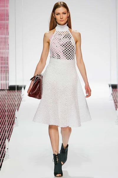 Look 8